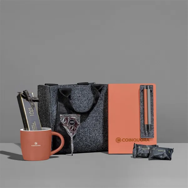 Yatta Vogue Vibes Hamper Yatta Vogue Vibes Hamper