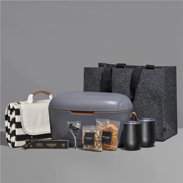 Yatta Outdoor Indulgence Hamper Yatta Outdoor Indulgence Hamper