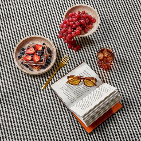 Serendipio Palmgrove Picnic Blanket Serendipio Palmgrove Picnic Blanket
