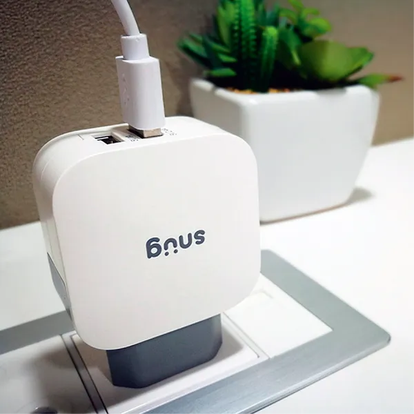 Snug Home Charger With USB Type-C Charge and Sync Cable Snug Home Charger With USB Type-C Charge and Sync Cable